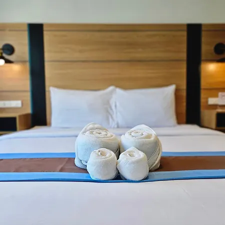 The Base โรงแรม Pattaya