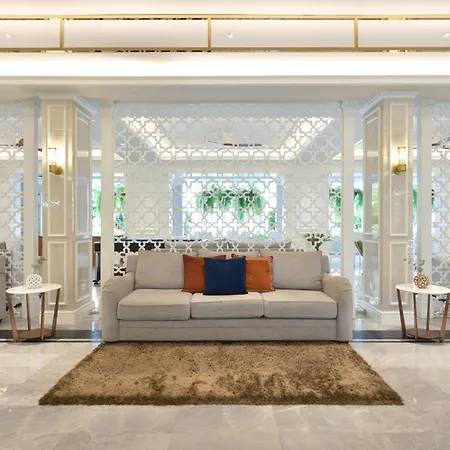 เดอะเบเวอร์ลีโฮเทลพัทยา โรงแรม