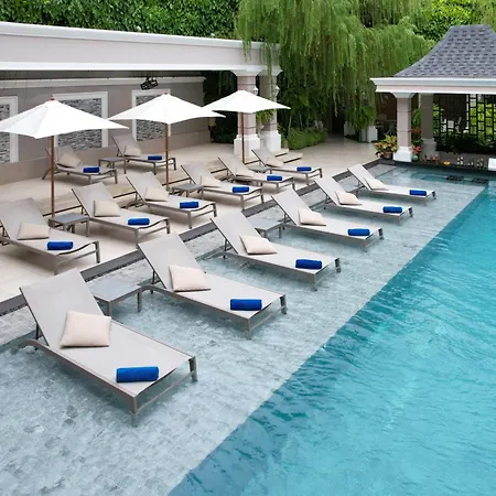 เดอะเบเวอร์ลีโฮเทลพัทยา โรงแรม 4*