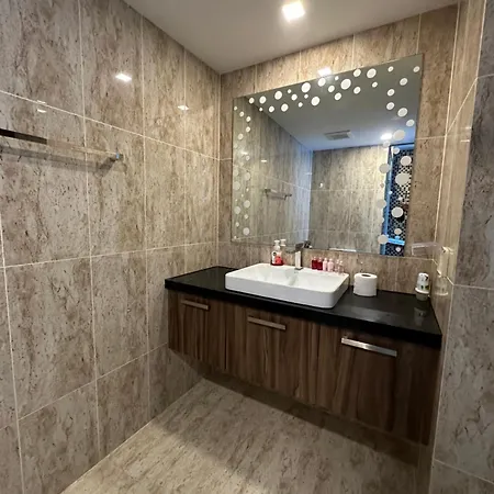 Large Deluxe Grand Avenue Pattaya