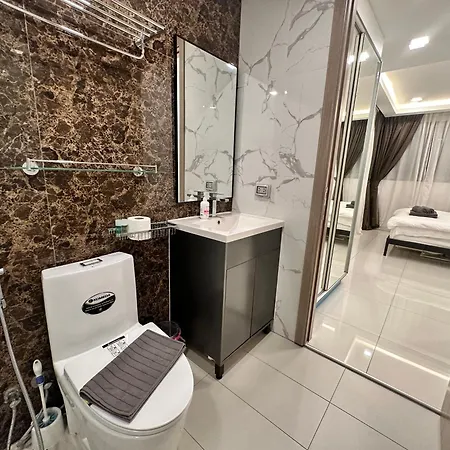 อพาร์ทเม้น Exclusive Arcadia - Amazing Pools & Gardens, Gym, Sauna, Waterfalls, Jacuzzi, Fast Internet *