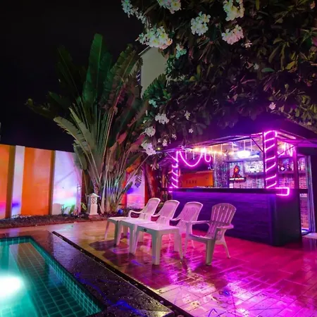 Rosewood Pool 1 โรงแรม *