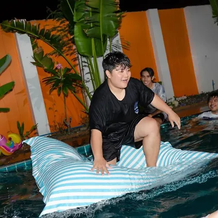 โรงแรม Rosewood Pool 1