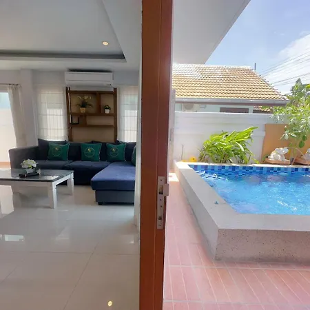 Hotel Rosewood Pool 6 Pattaya