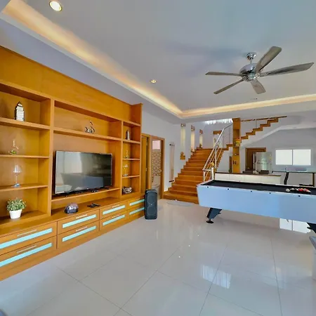 Rosewood Pool 6 Pattaya