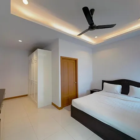 Rosewood Pool 6 Hotel 4*