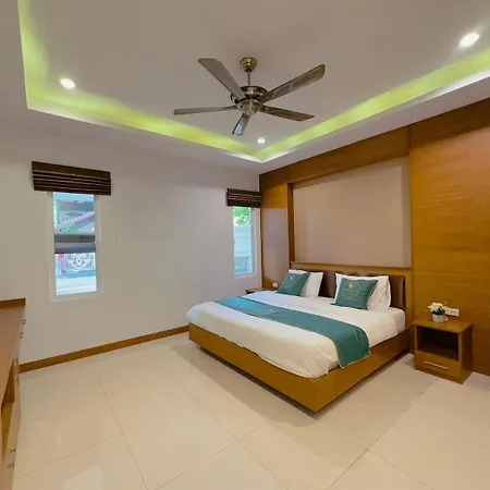 Rosewood Pool 6 Hotel 4*