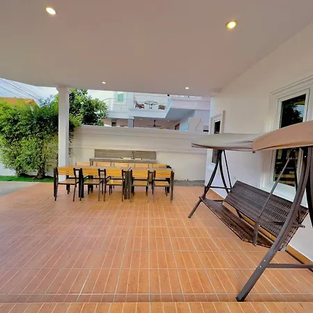 Rosewood Pool 6 4* Pattaya