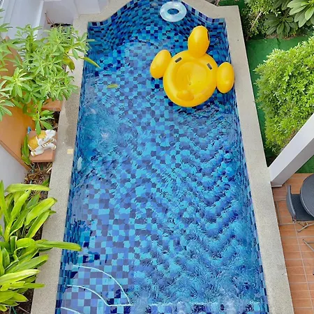 Rosewood Pool 6 Hotel 4*