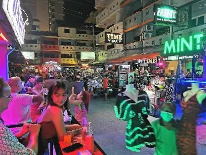 Luxury Semi-2bed Pool Near & Walking Street! อพาร์ทเม้น Pattaya