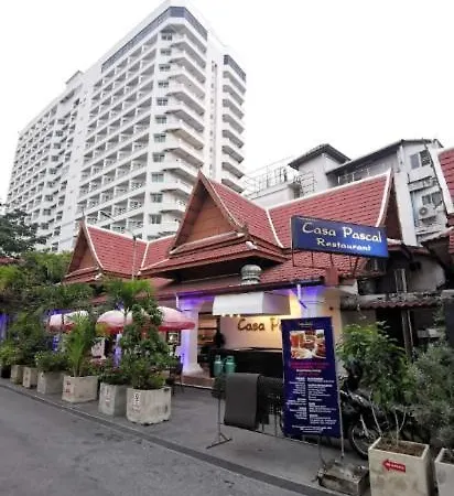 Luxury Semi-2bed Pool Near & Walking Street! อพาร์ทเม้น
