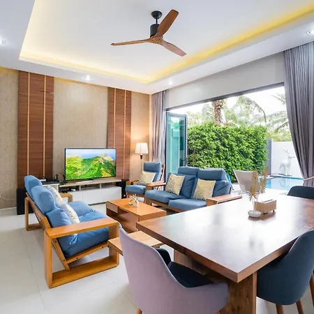 Hollywood Luxury Poolvilla Walking Street 4 Bedrooms วิลล่า