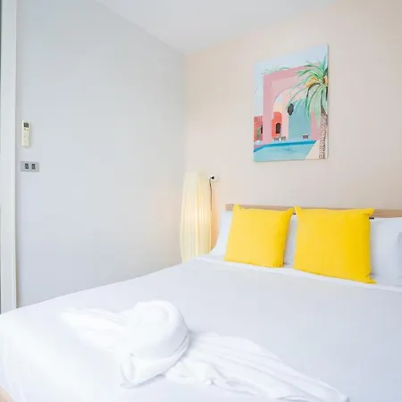 Hollywood Luxury Poolvilla Walking Street 4 Bedrooms *
