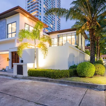 วิลล่า Hollywood Luxury Poolvilla Walking Street 4 Bedrooms Pattaya