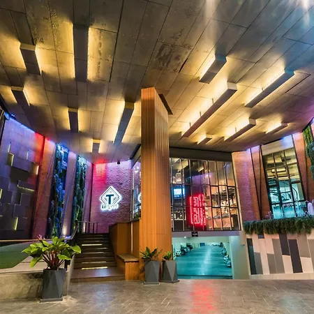 Surestay By Western T Hotel 4*