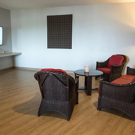 Marine Yensabai Hotel 3*