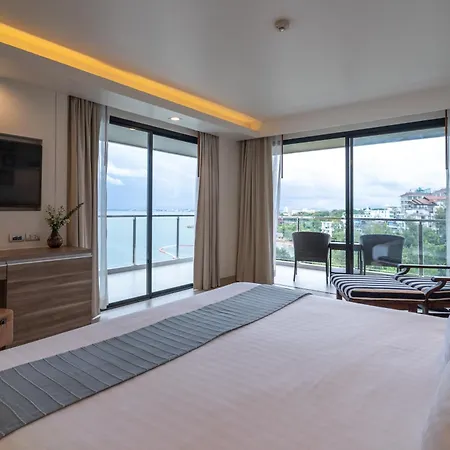 Golden Tulip Beachfront