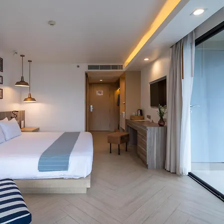 Golden Tulip Beachfront