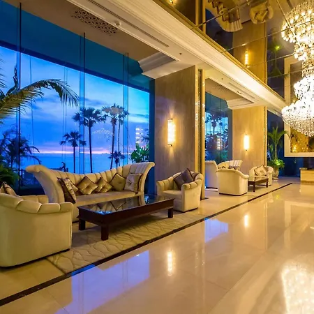 Luxurious Beachfront *