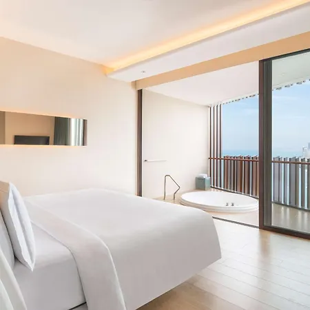 โรงแรมฮิลตัน พัทยา - Sha Extra รีสอร์ท