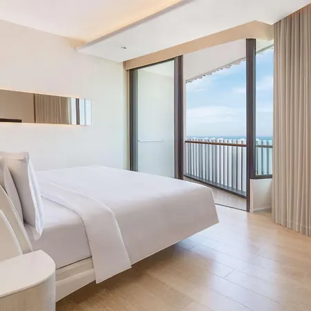โรงแรมฮิลตัน พัทยา - Sha Extra รีสอร์ท 5*