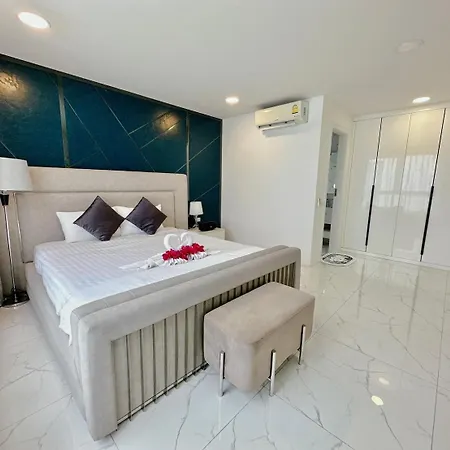 Rosewood Pool 4 Hotel Pattaya