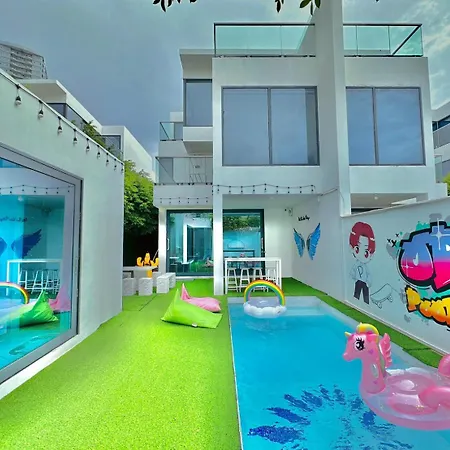 Hotel Rosewood Pool 4 Pattaya
