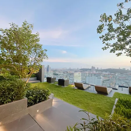 The Edge Seaview Apartment Pattaya