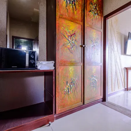 โรงแรม Pasadena 2*