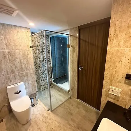 Apartment Large Luxury - Centre - Grand Avenue Residences, Pool View - 413