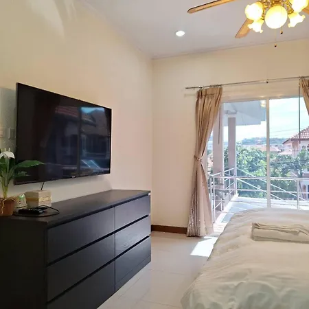 Lagoon 5 Bedroom Pool Villa Pattaya