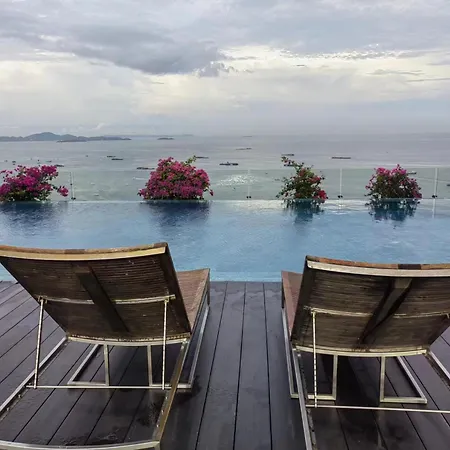 Apartment 芭提雅网红海滩公寓/家电齐全/楼顶泳池/健身房