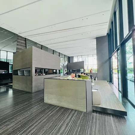 Apartment 芭提雅市中心无边泳池公寓the Base *