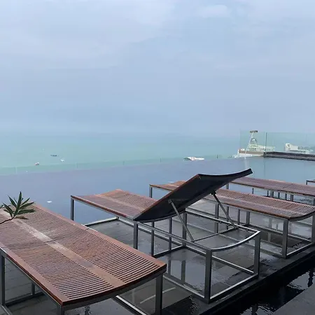 Apartment 芭提雅网红海滩公寓/家电齐全/楼顶泳池/健身房