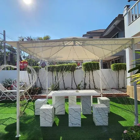 D34长住优惠房-芭提雅市中心高端4间卧室泳池别墅 วิลล่า Pattaya