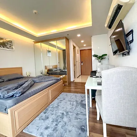 The Peak Towers Cozy Studio Flat