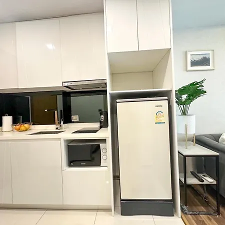 The Peak Towers Cozy Studio Flat Apartment *