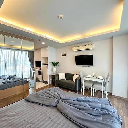 Apartment The Peak Towers Cozy Studio Flat Pattaya