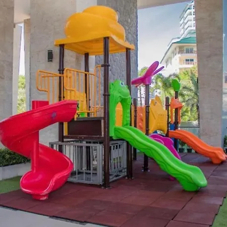 The Peak Towers Cozy Studio Flat Apartment Pattaya