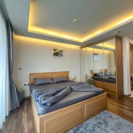 Apartment The Peak Towers Cozy Studio Flat