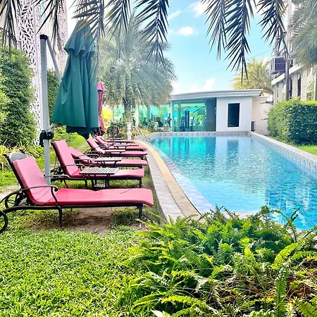Cozy 1 Bedroom Near Walking Street With Pool And Gym Apartment Pattaya