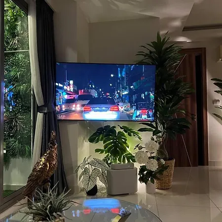 Apartment Retreat Deluxe: Poolview 2 Bed - Arcadia Pattaya