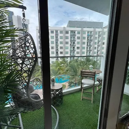 Apartment Retreat Deluxe: Poolview 2 Bed - Arcadia