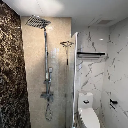 Retreat Deluxe: Poolview 2 Bed - Arcadia Apartment