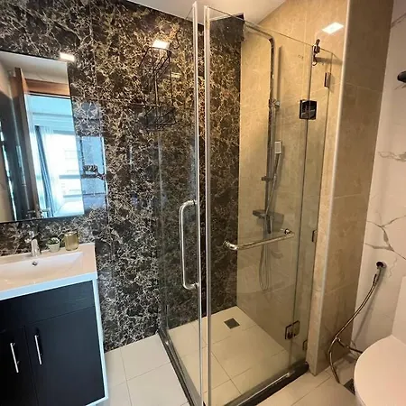 Retreat Deluxe: Poolview 2 Bed - Arcadia Apartment *