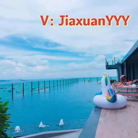 Apartment The Base Pattaya: Infinity Pool Near Walking Street