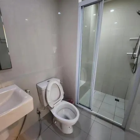 Apartment The Base一居室边上海滩，商场步行街 Pattaya