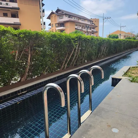Grand Caribbean With Pool Access