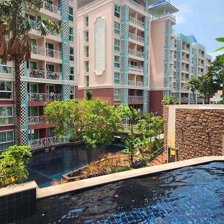 Grand Caribbean With Pool Access Apartment