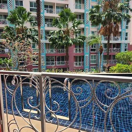 Grand Caribbean With Pool Access Apartment Pattaya